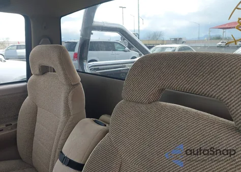 1997 Chevrolet S-10 Fleetside z USA, uszkodzony, nr VIN 1GCCS14X3V8160354